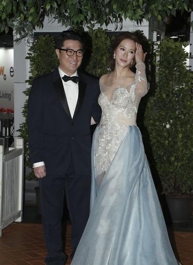 14岁模特出道,24岁嫁入豪门,8年生下4胎,与老公12年恩爱如初