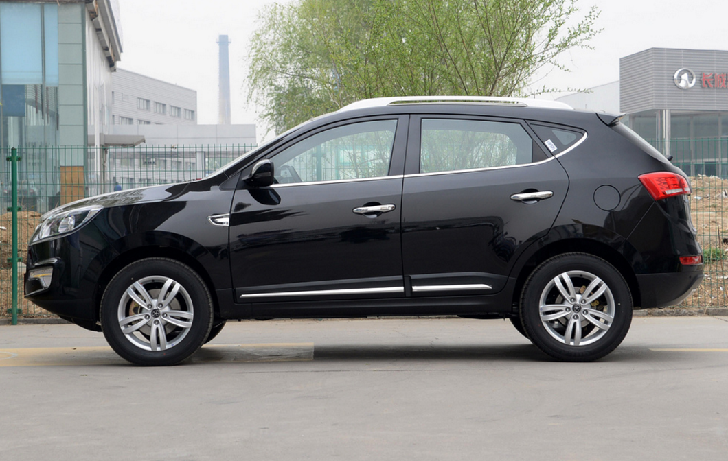 江淮汽车瑞风s5车内的布局设计规划的挺不错,不会显得位置分配不均.