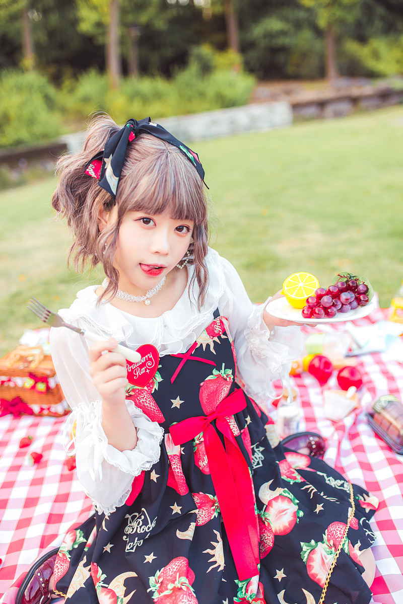人像写真-可爱少女,星月草莓洛丽塔