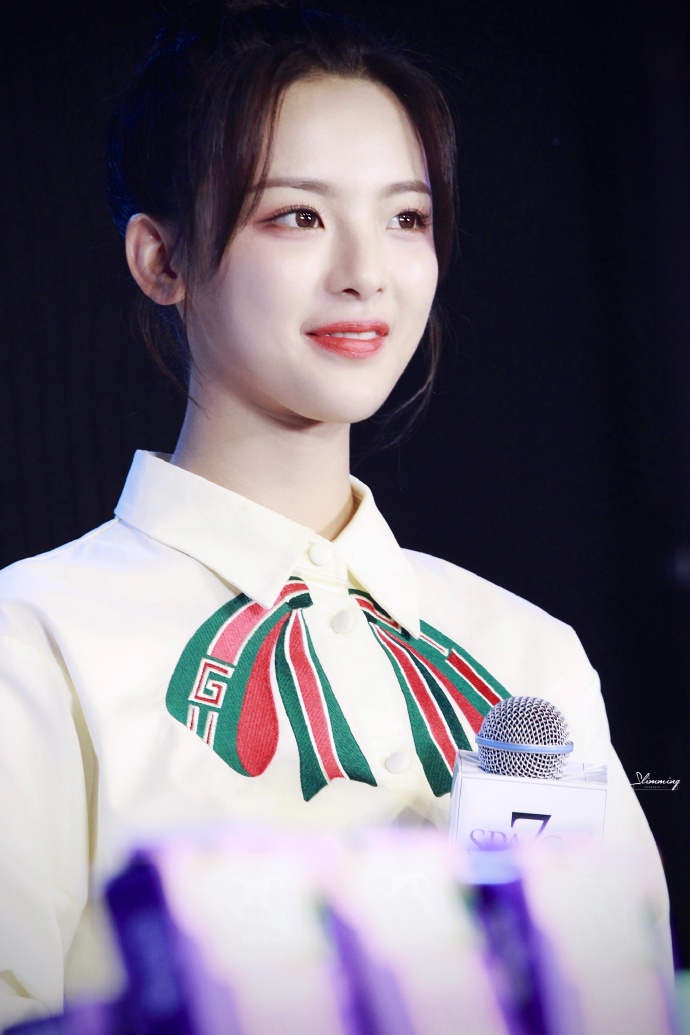 杨超越壁纸##杨超越长安诺# 这个女孩真的好好看 好漂亮人美心善性格