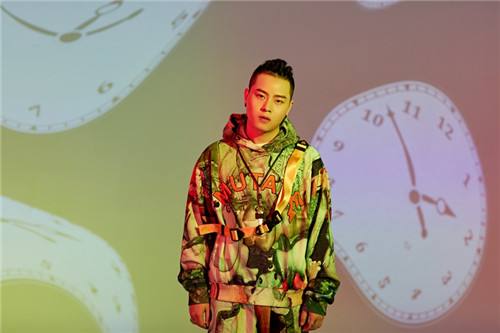 的朋友对参赛选手中的 小青龙一定都持有很大的好感, 15次battle比赛