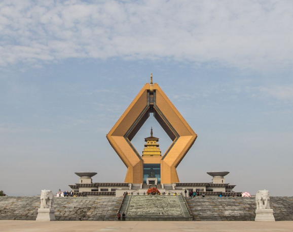 炎帝故里,青铜器之乡:这里是陕西宝鸡.宝鸡标志性建筑.