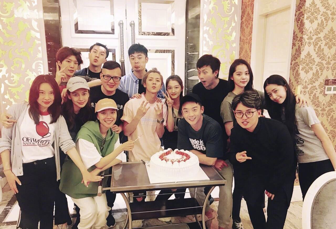 颜值高但身高是硬伤,鹿晗和范丞丞同框后身高决定了气场