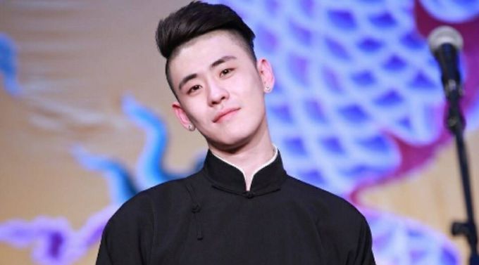 郭德纲相声有新人调侃张云雷,直言高峰是同龄演员中基本功的翘楚