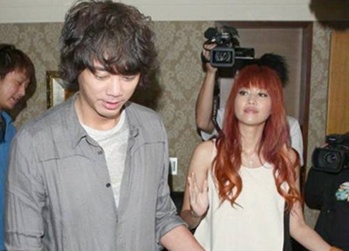 苏见信女儿遗传了父亲的身高,却没遗传到颜值,照片和真人差距大