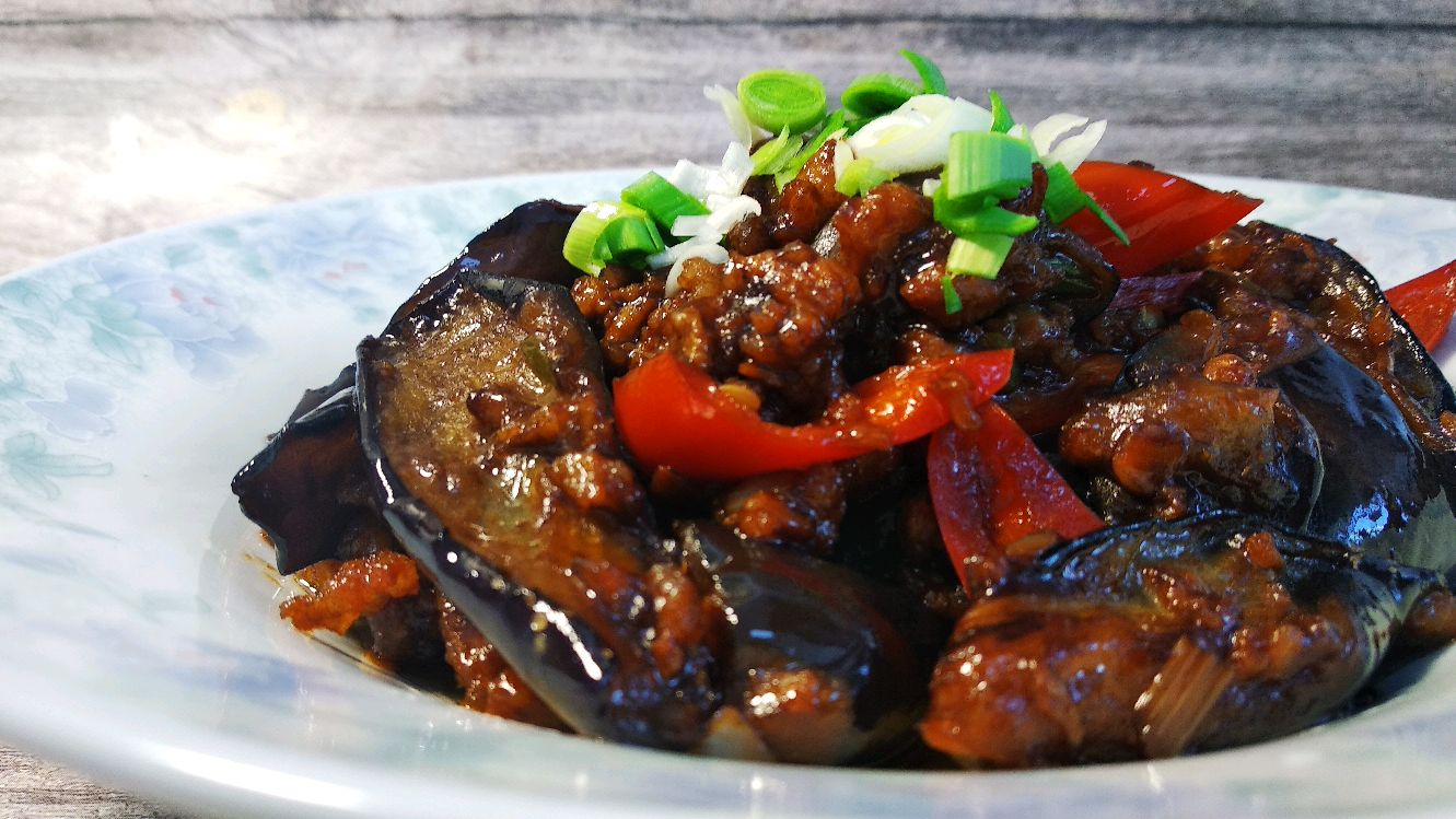酱烧茄子的家常做法,不油炸,茄子软糯入味,配上米饭太香了
