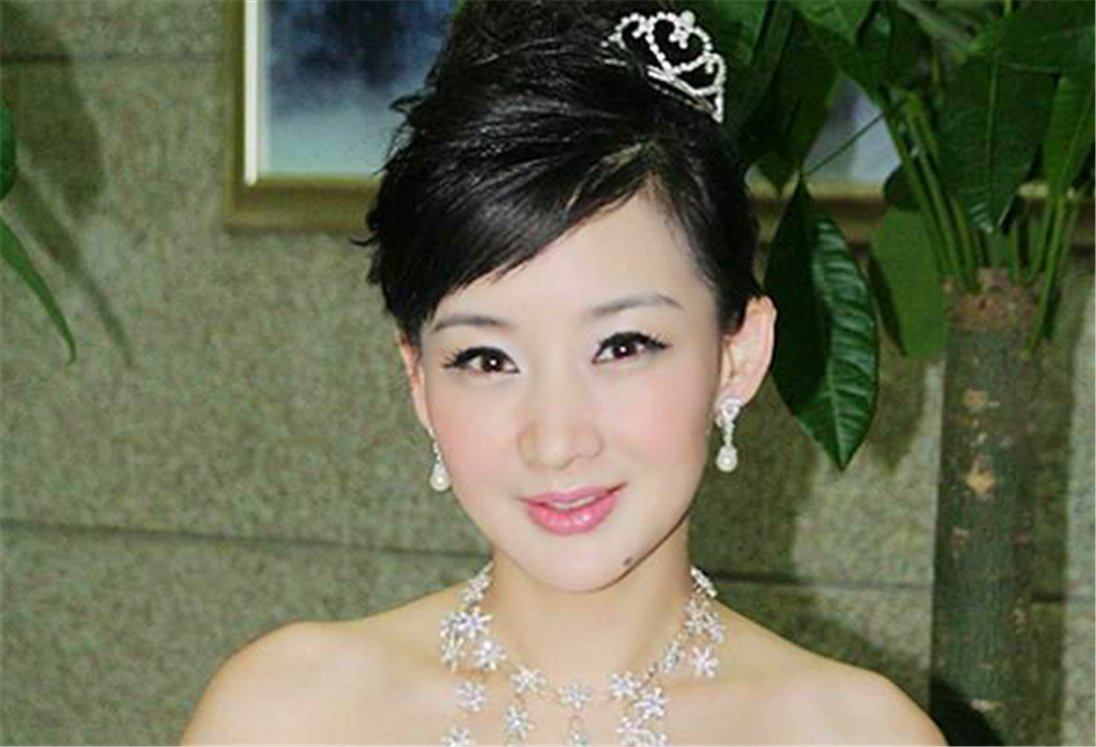 买红妹,一位优秀的小品演员,出演过很多经典影视剧,还登上过春晚表演