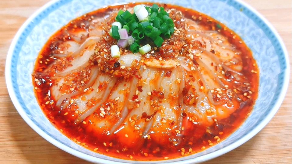 四川菜中的经典凉菜蒜泥白肉，学会这些窍门，味道不比饭店差