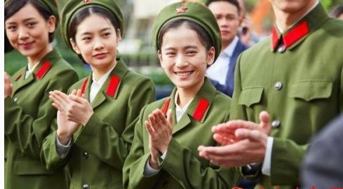 《芳华》播完演员遭遇大不同!女主角的她直接搭档成龙