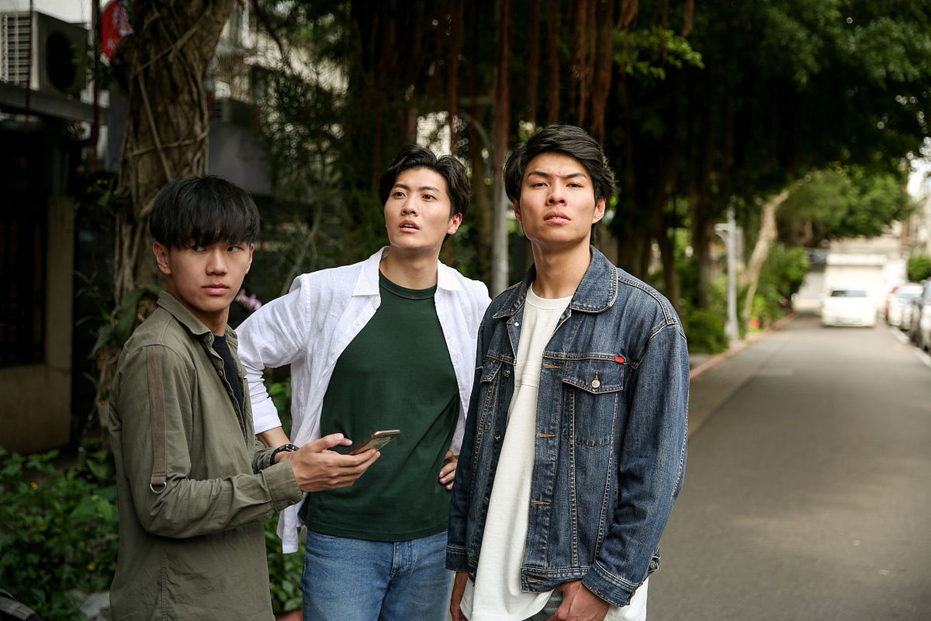 大多数小镇青年男女的悲剧人生:  他们在于22,23岁最好的年龄,被父母