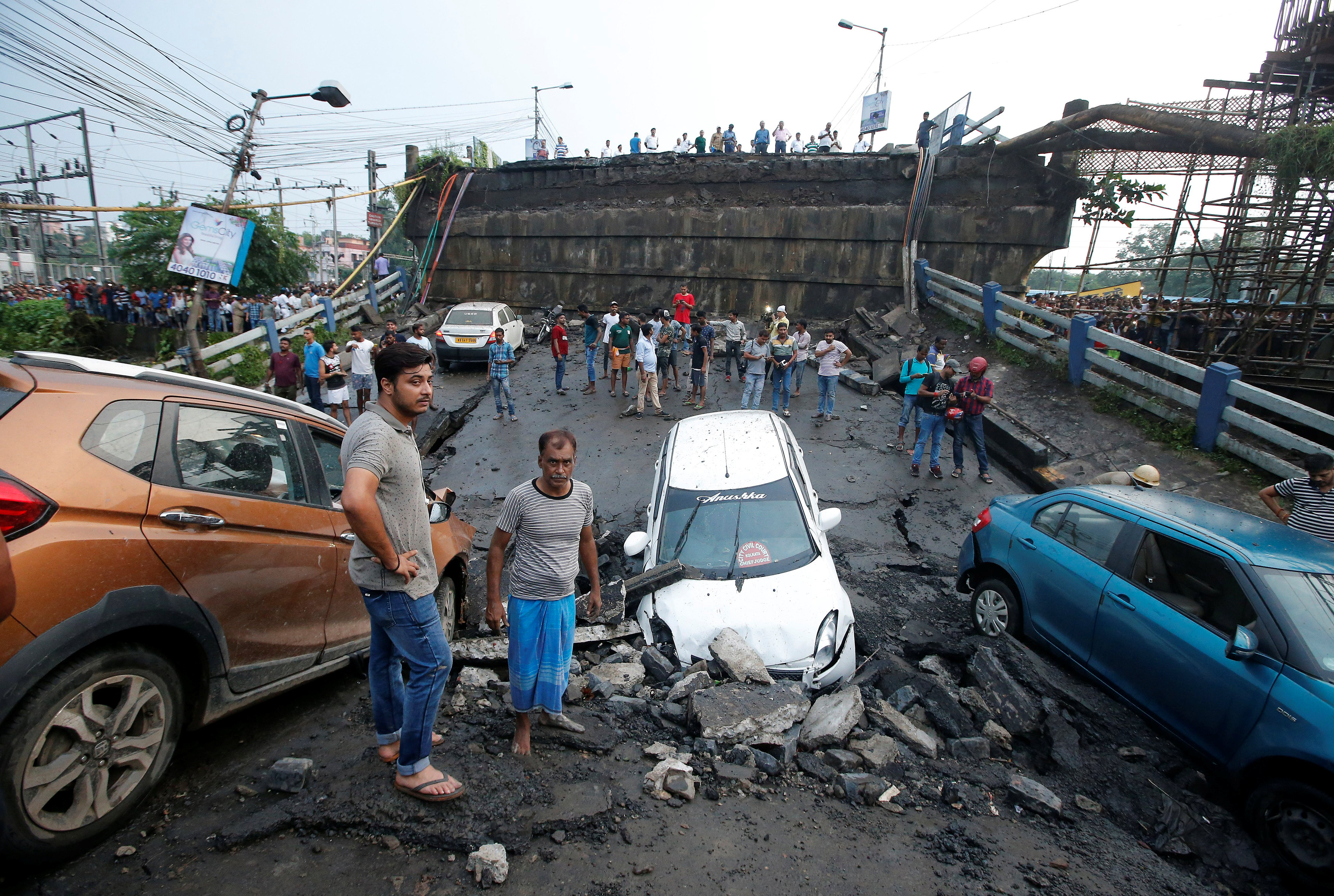 印度大桥倒塌事故图片