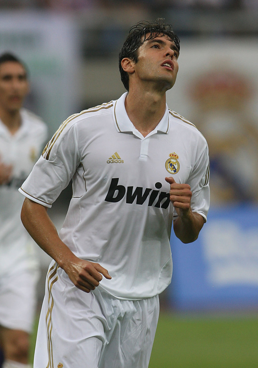 卡卡:c罗是很特别的球员.