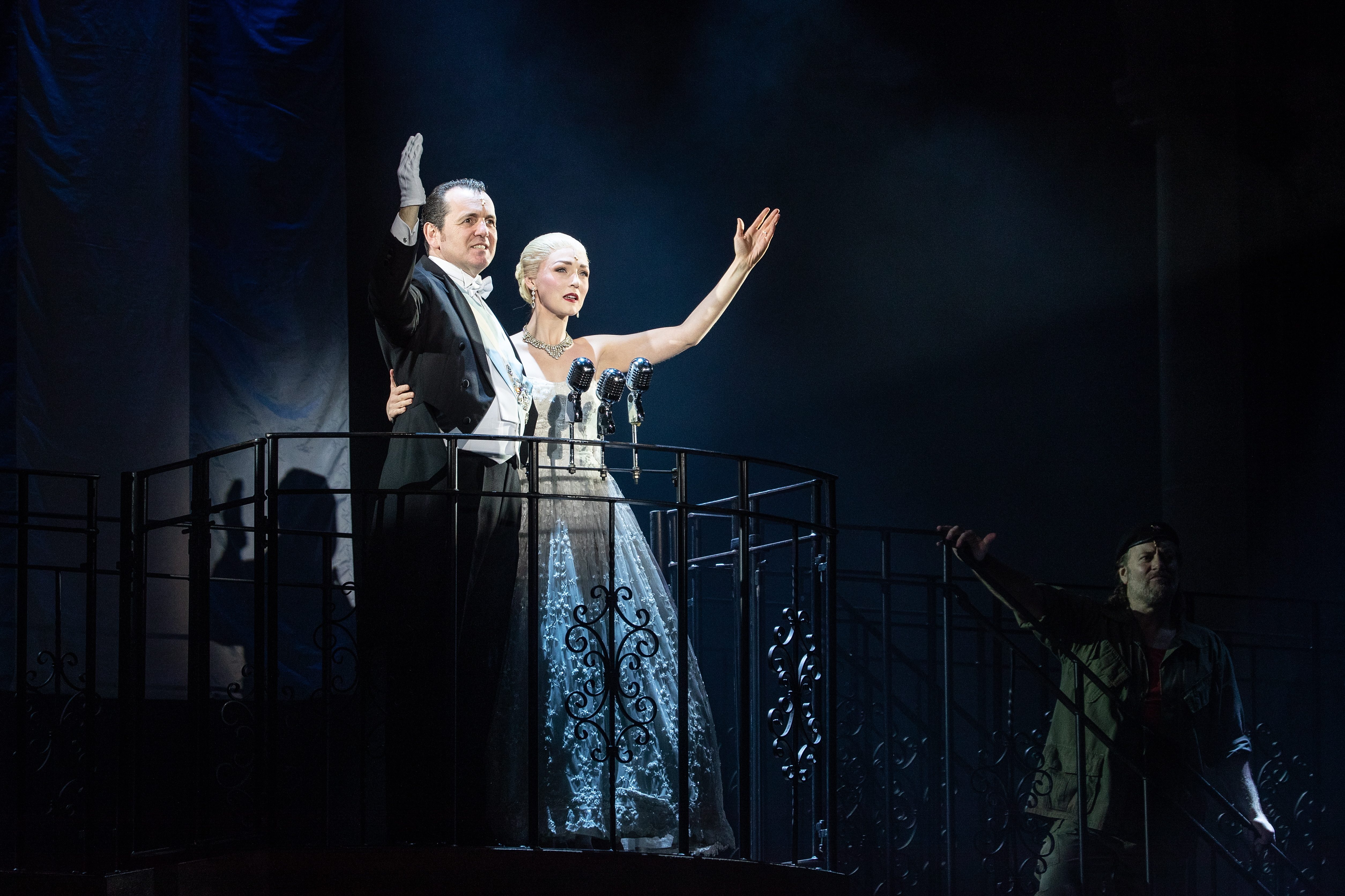 (3)音乐剧《艾薇塔》在柏林上演