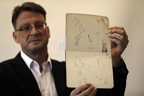 外媒:卡夫卡珍贵手稿在以色列展出 曾几经辗转险被烧毁