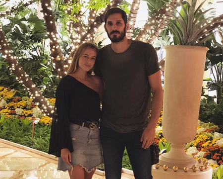 恩爱!卡斯比晒出自己与妻子在拉斯维加斯的合影