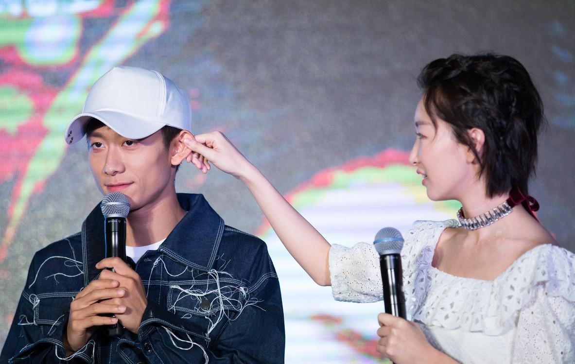 娱乐圈三大禁忌:不和刘亦菲同框,不和伍佰喝酒,单身远离周冬雨