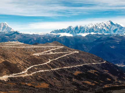 非常迷人的一座终年雪山,被中国国家地理杂志评为中国最美的山.