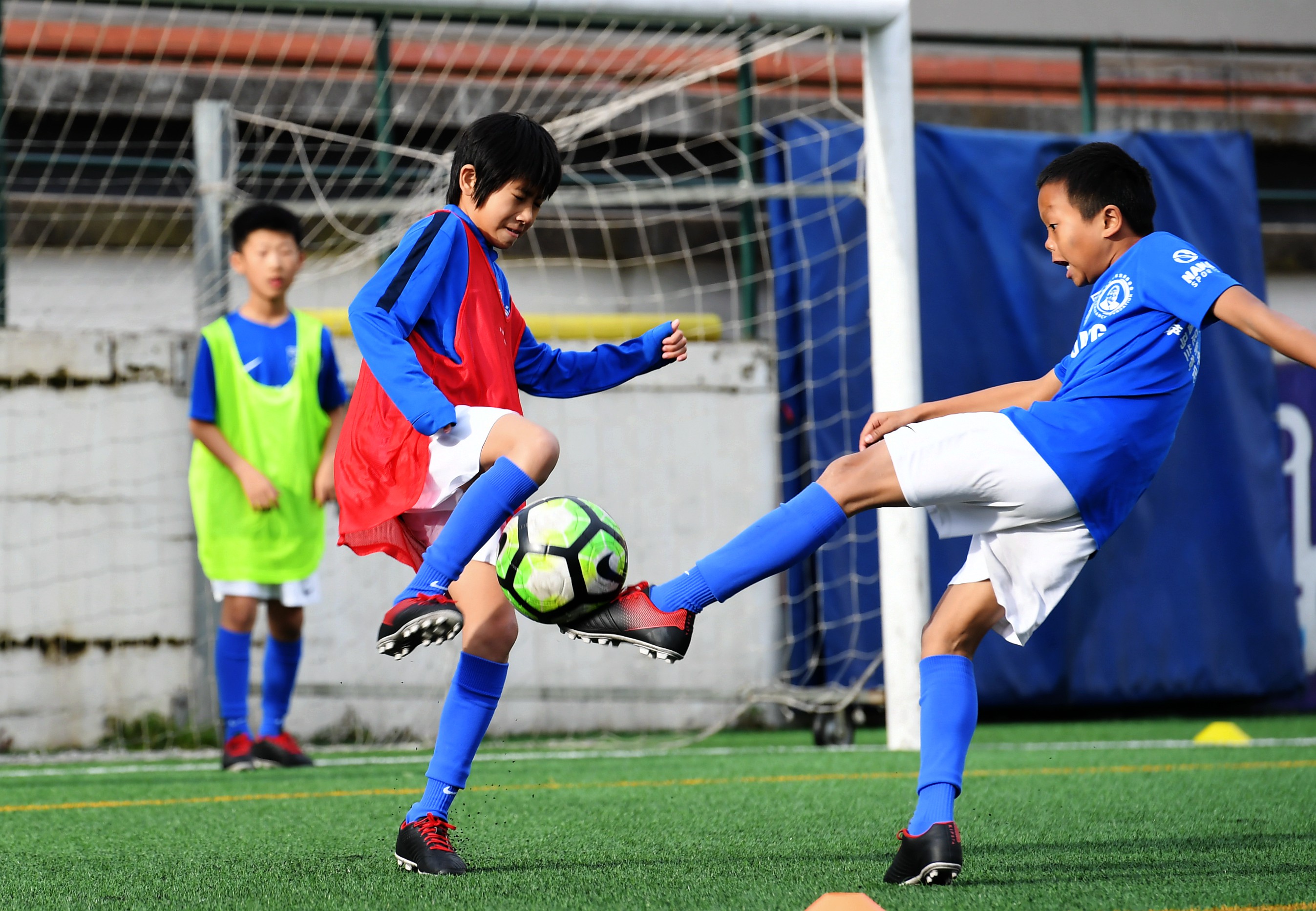 中国足球小将红队图片