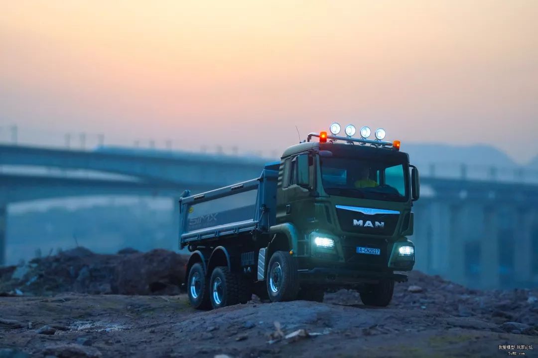 【连载】德国scaleart man 6x6三向自卸车路试