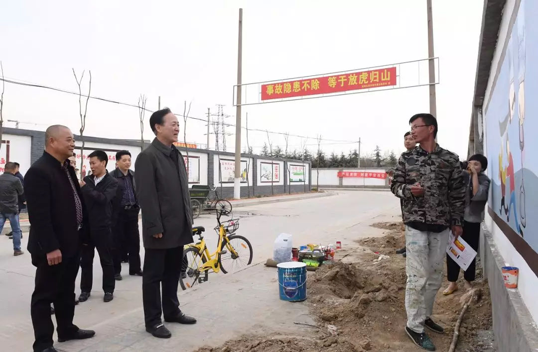 趙小林一行督查轄區大棚房,種房子整治及掃黑除惡等重點工作