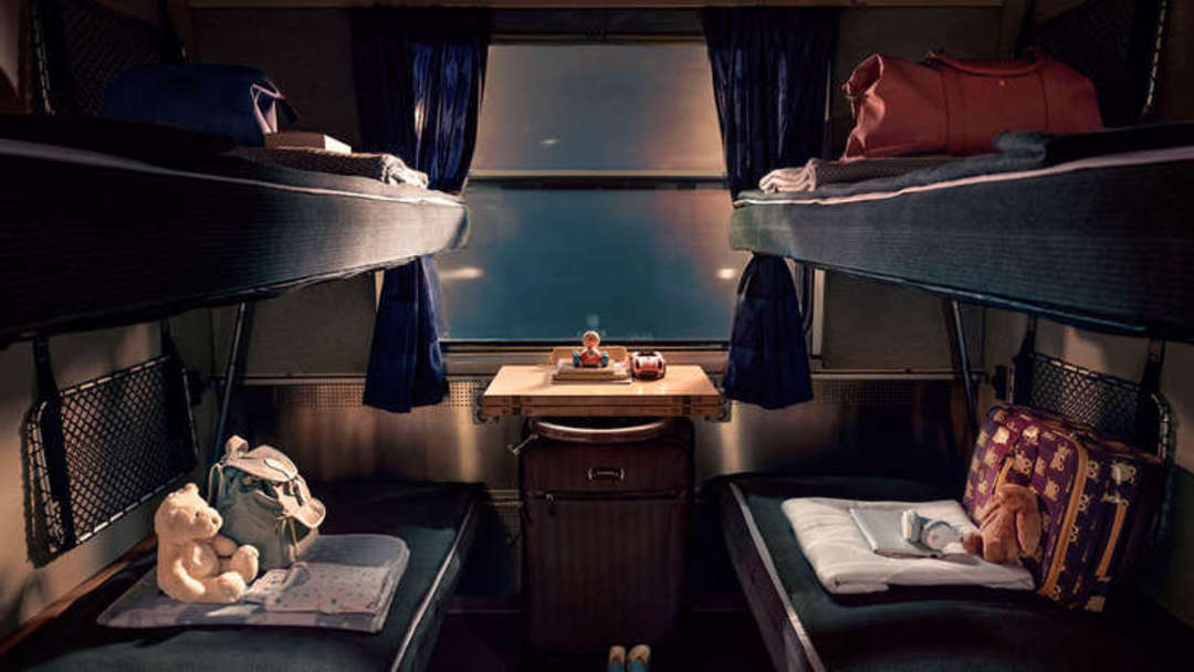 火车卧铺图片 夜间图片