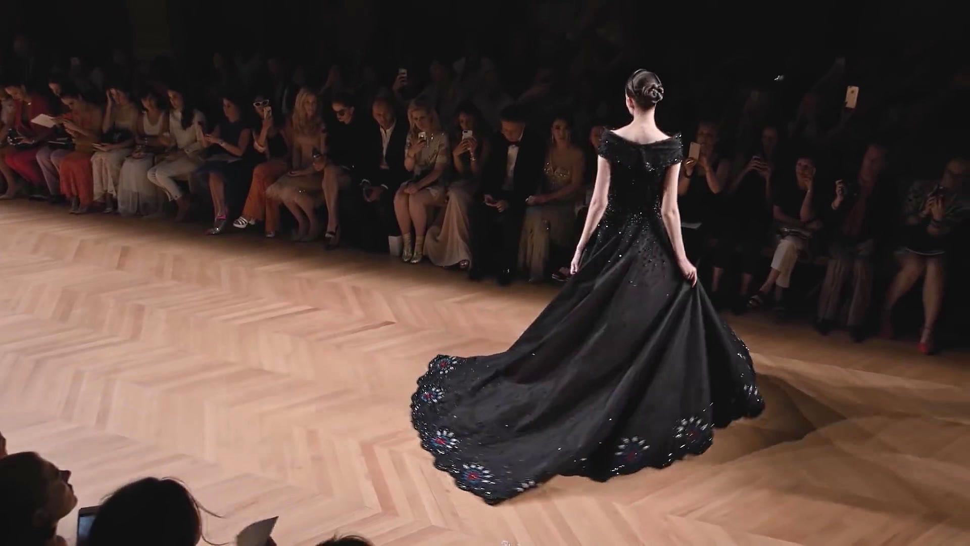 欧美时装t台秀,魅力超模性感迷人,给人不一样的视觉盛宴!