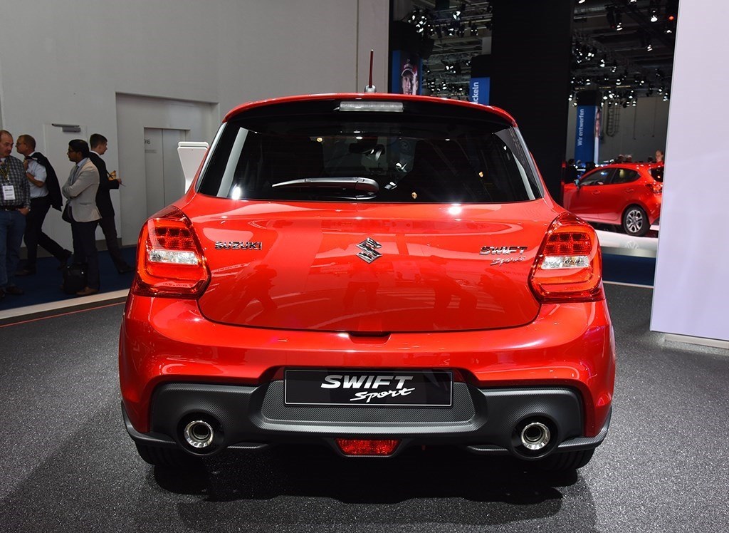 铃木全新车型速翼特亮相!1.4t动力 轻量化车身!还选什么飞度!