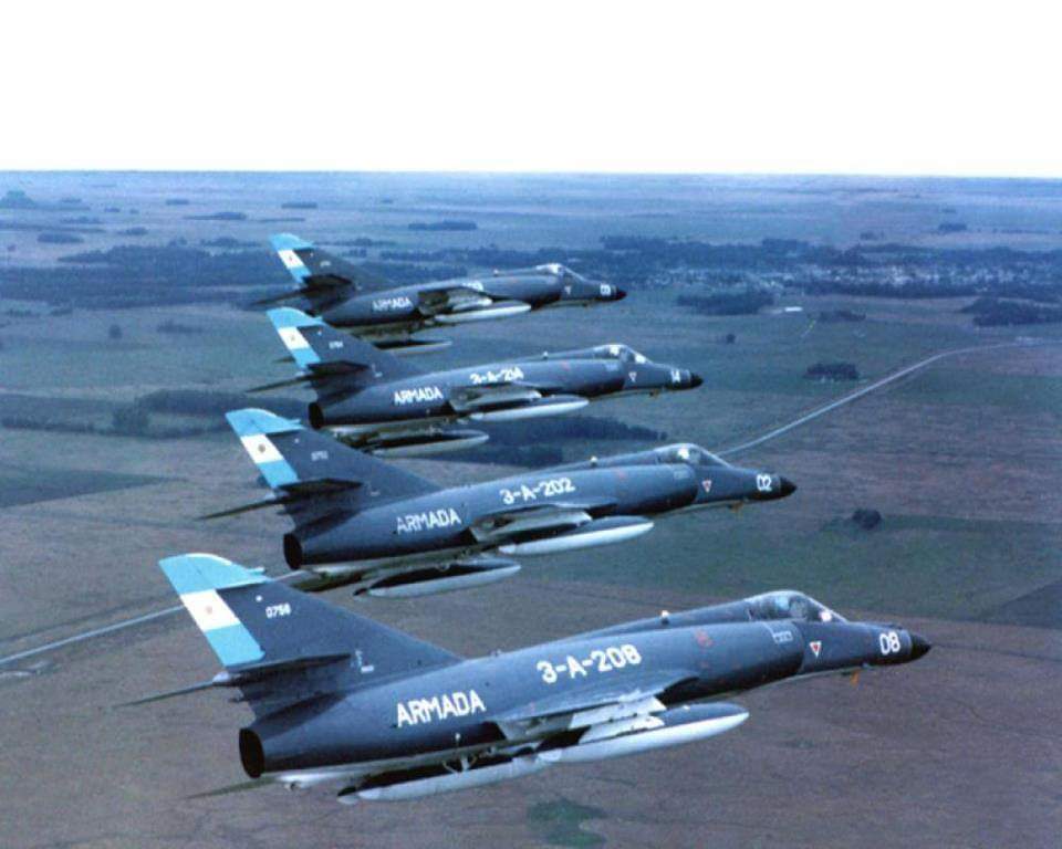 英阿马岛战争中一战成名的法制超级军旗攻击机(16图)