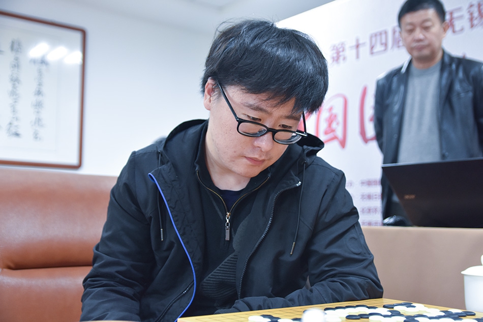 12月4日,第14届威孚房开杯中国围棋棋王争霸赛在江苏省无锡市坊前实验