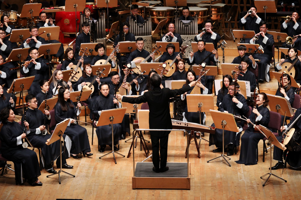 艺术节 | 从《梁祝》到《上海滩》,香港中乐团用音符诉说沪港艺术家