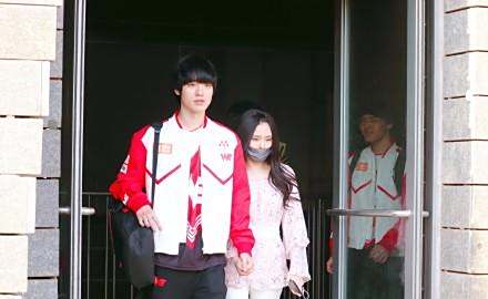 lol:大舅子mystic首次携妻子出镜,女粉:我酸了