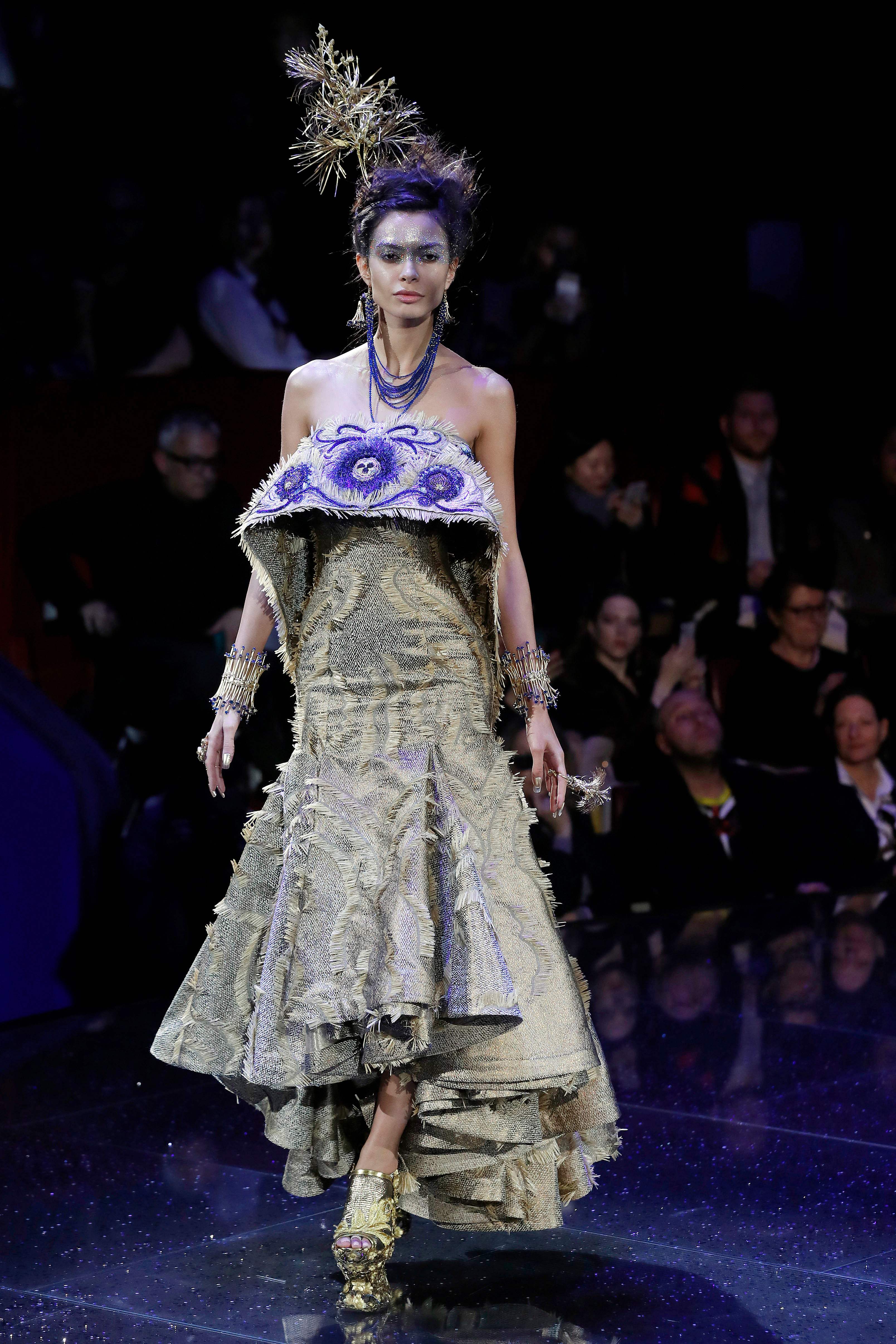 [36](外代二线)巴黎时装周:中国设计师郭培发布春夏高级定制新品