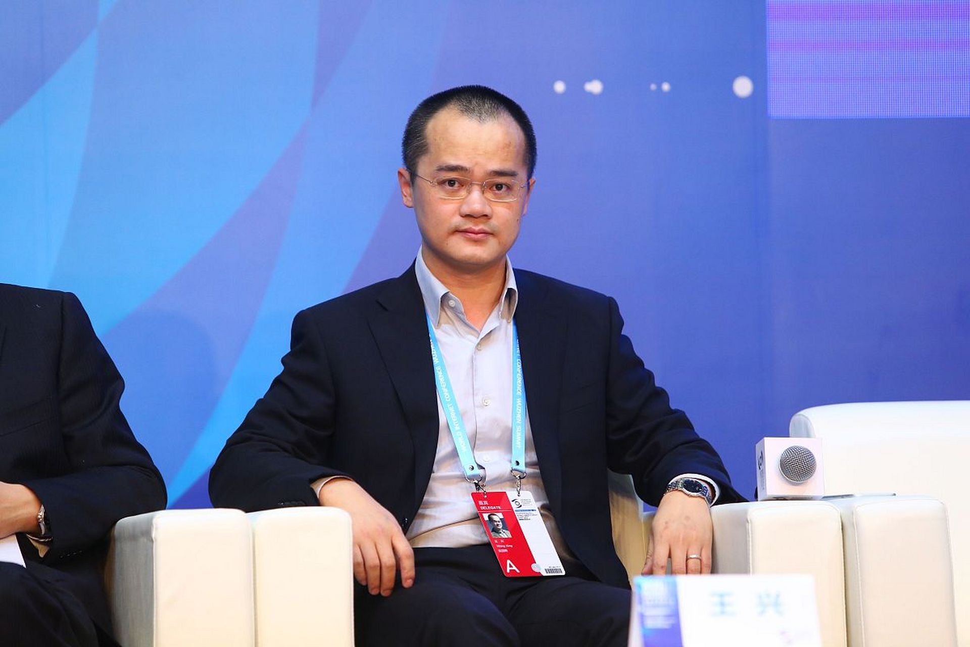 而如今,美团市值蒸发近半,不禁让人思考:是市场竞争太激烈,还是王兴