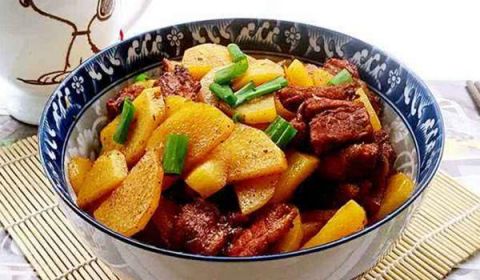 葱香土豆烧肉