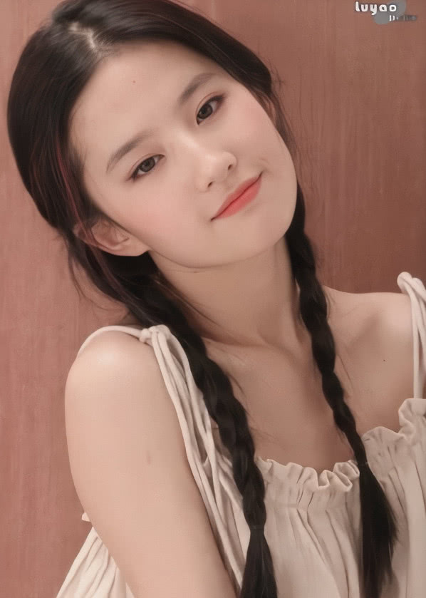 17岁刘亦菲"睡衣照"曝光,抬起胳膊那一刻,网友:我沦陷了!