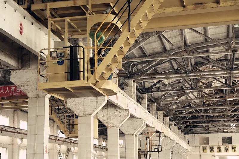 习酒故事|车间的空中天使