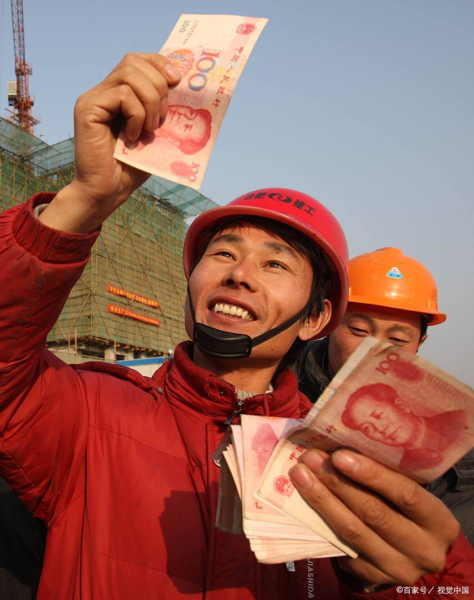 都说农民工每天工钱三四百可他们却说没挣到钱究竟咋回事