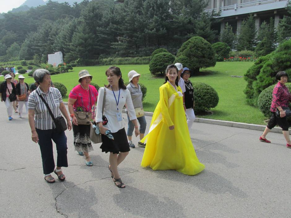 朝鲜印象:朝鲜女导游讲述她们的大学生活