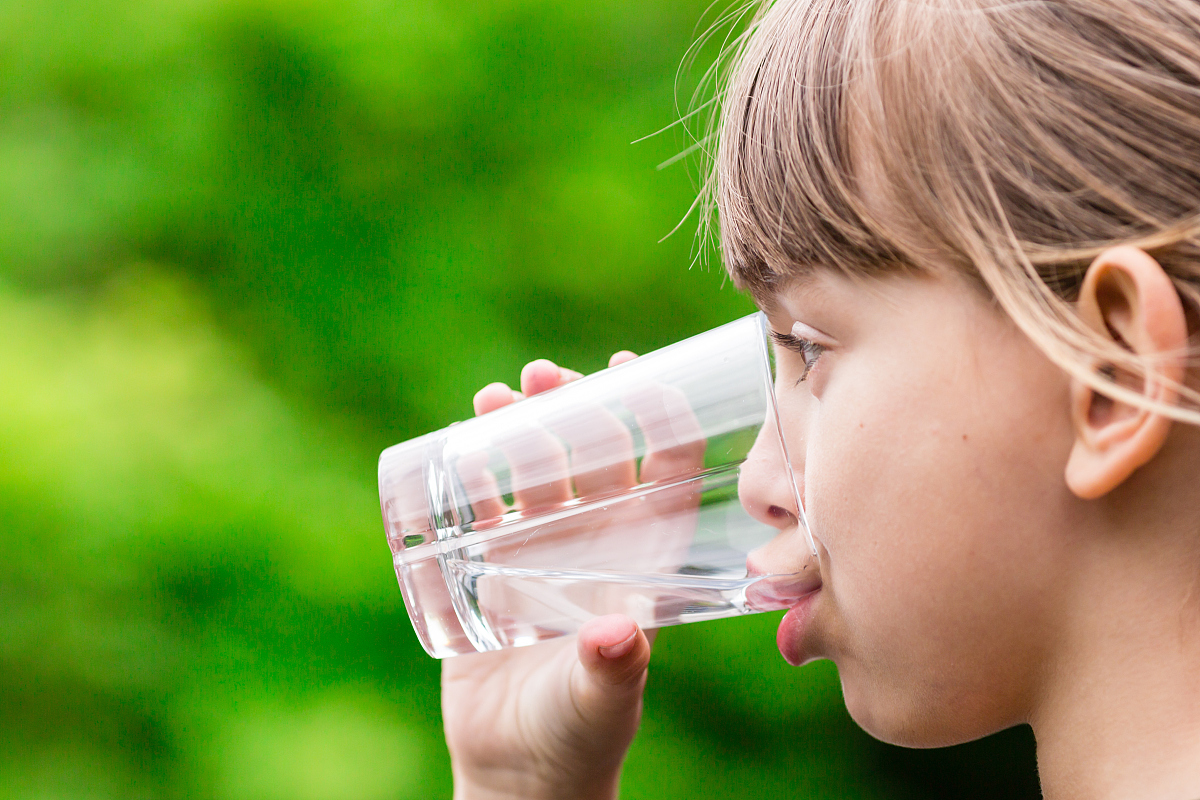 喝水是否有助于口腔卫生?作用是怎样的