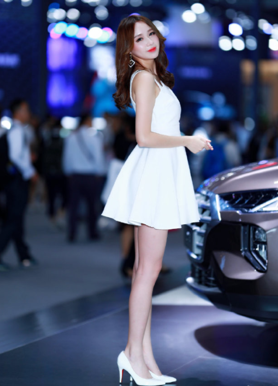 这个姿势,很是迷人