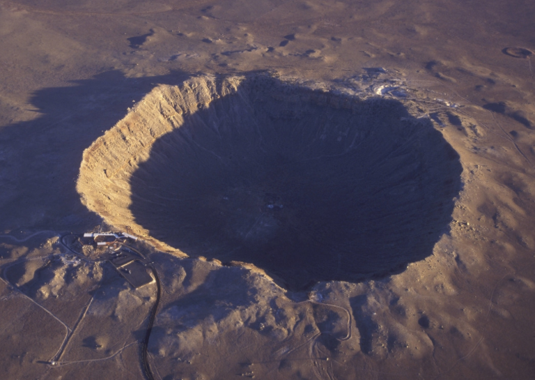 旅游景点:世界各地陨石坑,来看看无可抗拒的大自然的力量