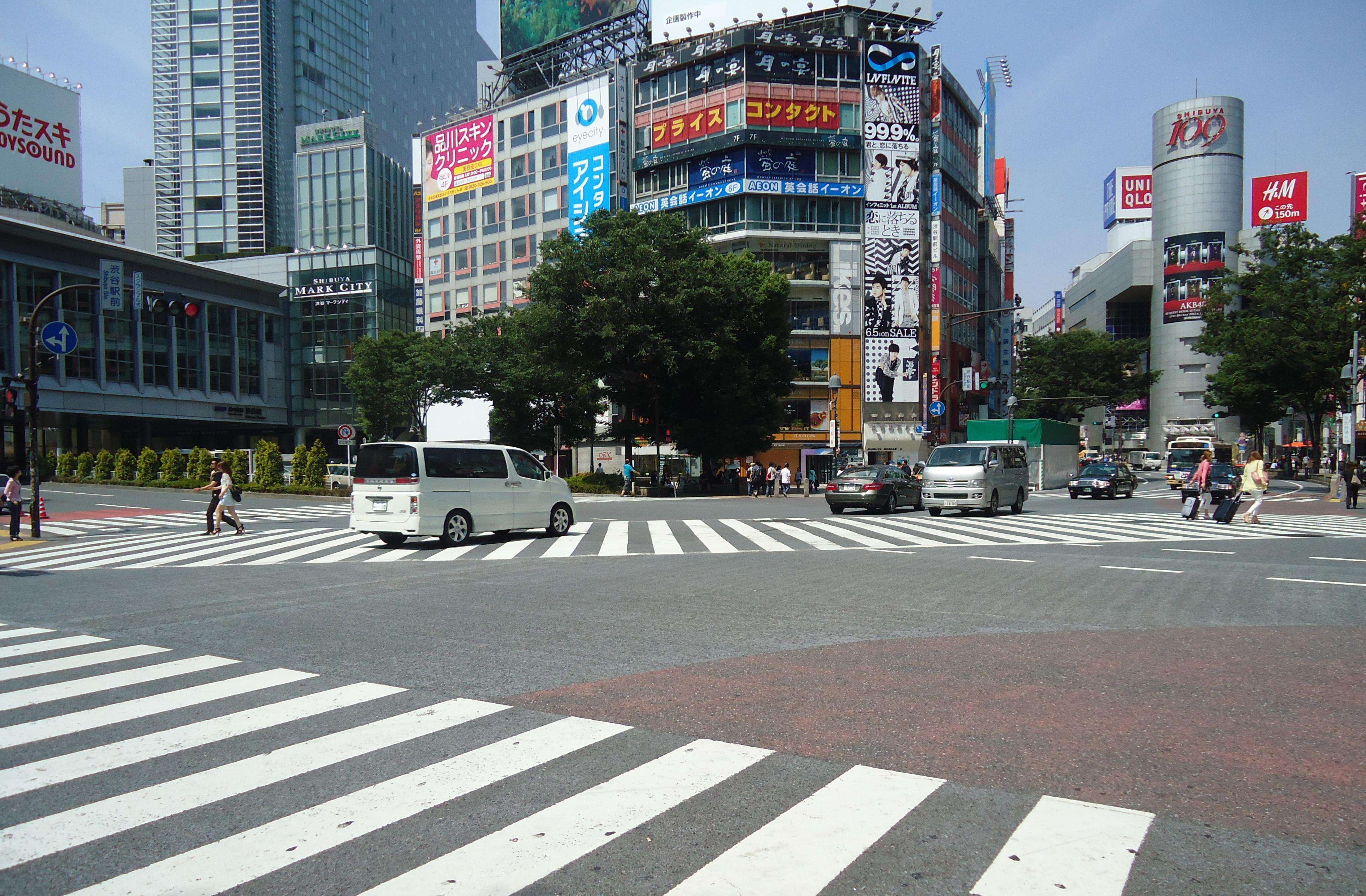 中国游客到日本旅游,看到他们的马路时,表示:与想象中不同