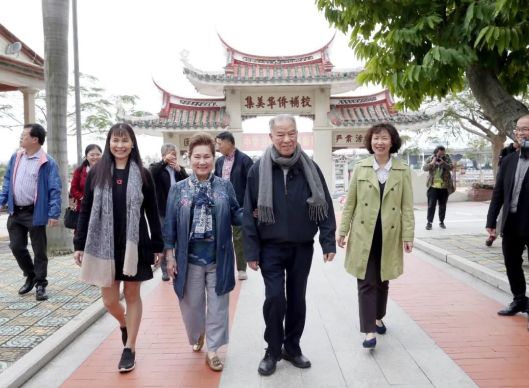 相隔千里,心系华夏:菲律宾华裔商人陈永栽情系中华