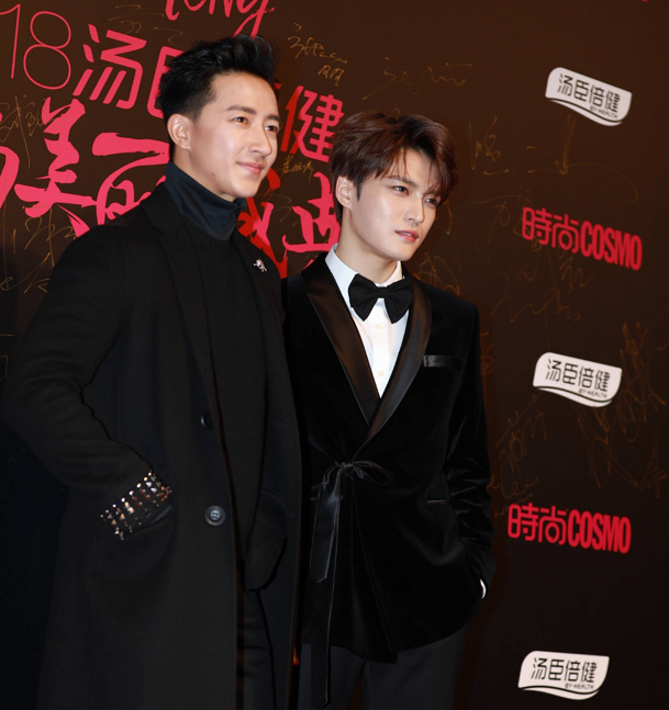 韩庚金在中罕见同框,十多年来第一次,网友:真的活久见!