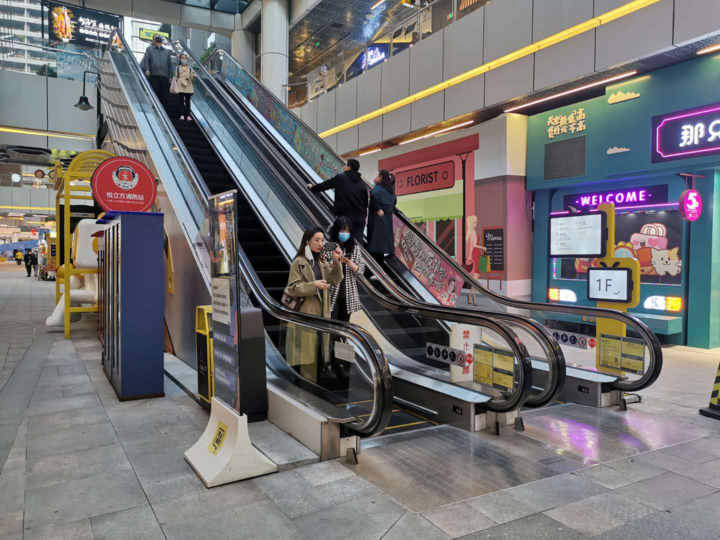 "济南的夜回来了"悦立方人气逐步恢复,营业时间延长至晚九点