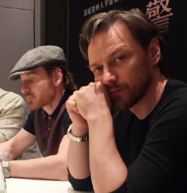 法鲨,一美北京宣传电影,回答问题太调皮,一个收废铁,一个理发