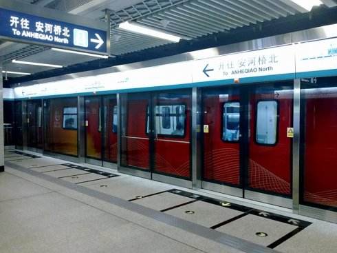 北京地铁4号线上行列车延长运营时间 方便旅客接驳