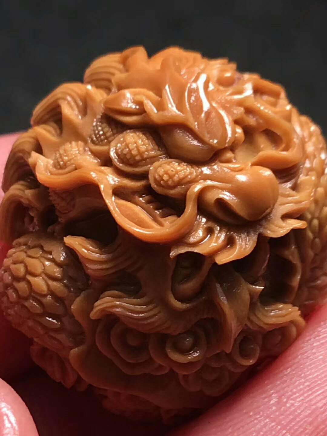 九龙戏珠核雕手串,2.3*2.4 立体感超强,龙型变幻莫测