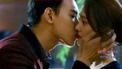 郑爽吻戏,和张翰亲吻闭眼睛,和杨洋接吻却睁眼睛!