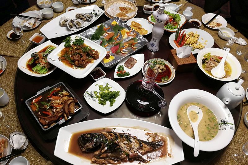 受邀给朋友宾馆试菜 20多个菜挨个品尝 都吃撑了 有你爱吃的吗?